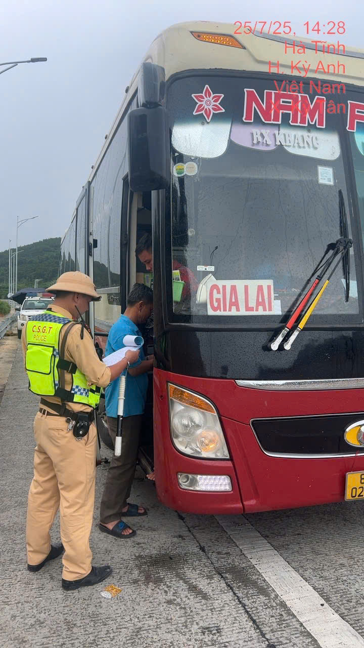 Thiết bị GSHT: Từ chiếc hộp đen bắt buộc đến "c&aacute;nh tay phải" của ng&agrave;nh vận tải- Ảnh 5.