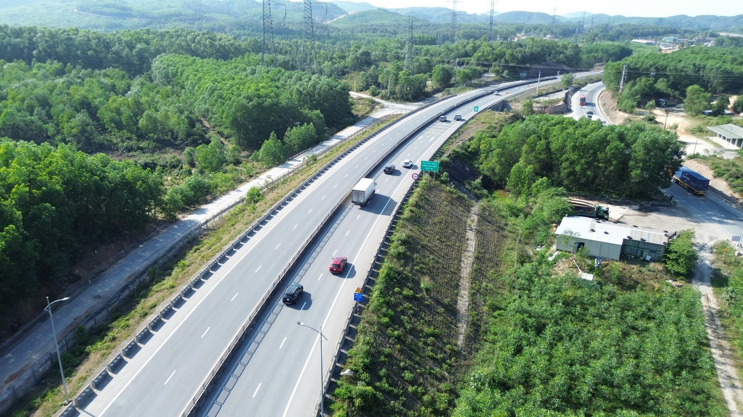 Thứ trưởng Nguyễn Tường Văn: K&yacute; giao ước, ph&aacute;t huy kh&iacute; thế thi c&ocirc;ng cao tốc Cam Lộ-La Sơn- Ảnh 4.