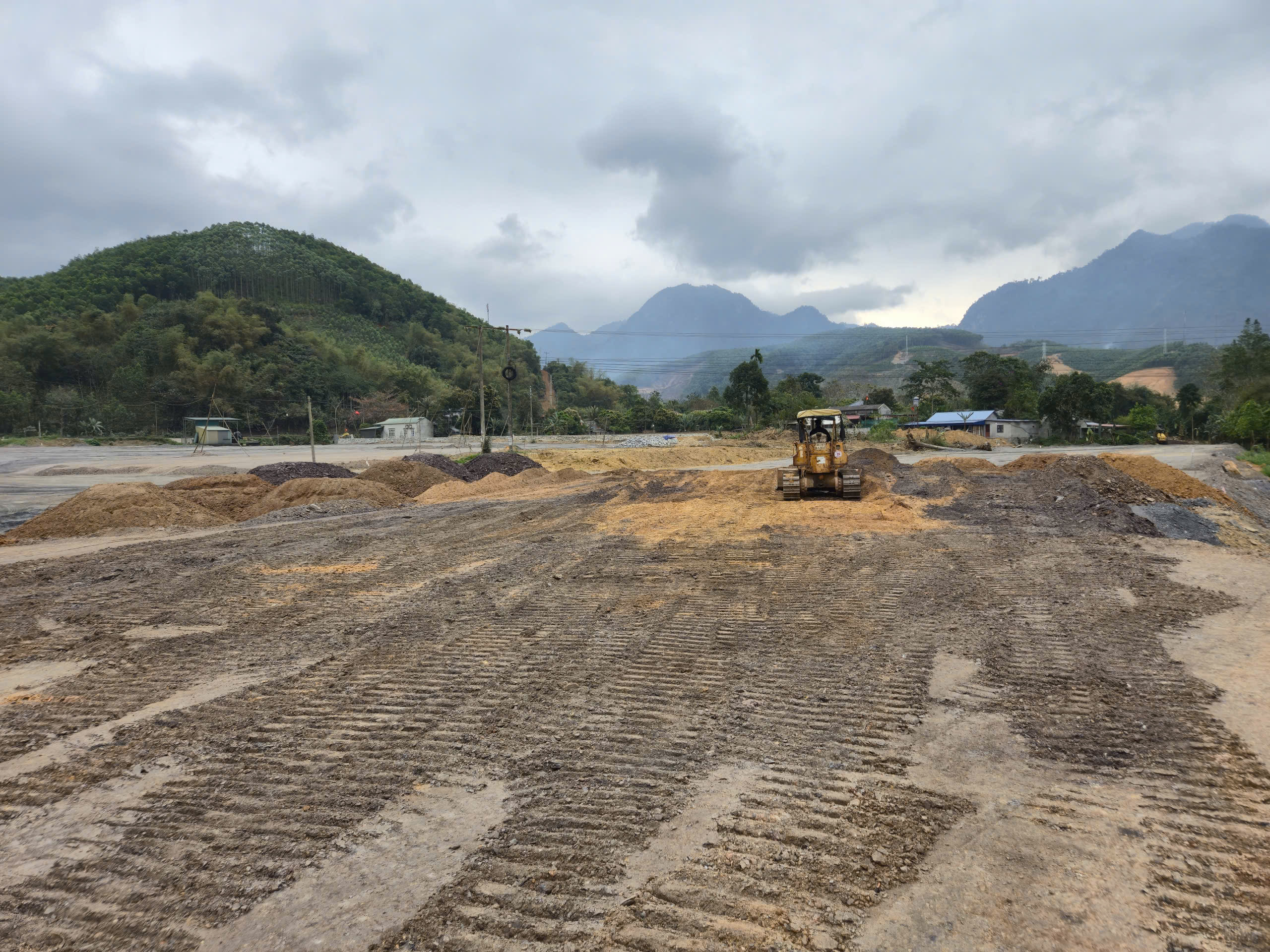 Đồng thuận giao đất, cao tốc Chợ Mới - Bắc Kạn tăng tốc thi c&ocirc;ng- Ảnh 3.