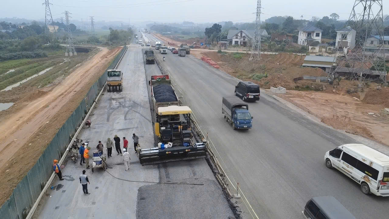 Tăng tốc thi c&ocirc;ng tuyến nối 2 cao tốc ở Ph&uacute; Thọ, nỗ lực th&ocirc;ng xe dịp 30/4- Ảnh 8.