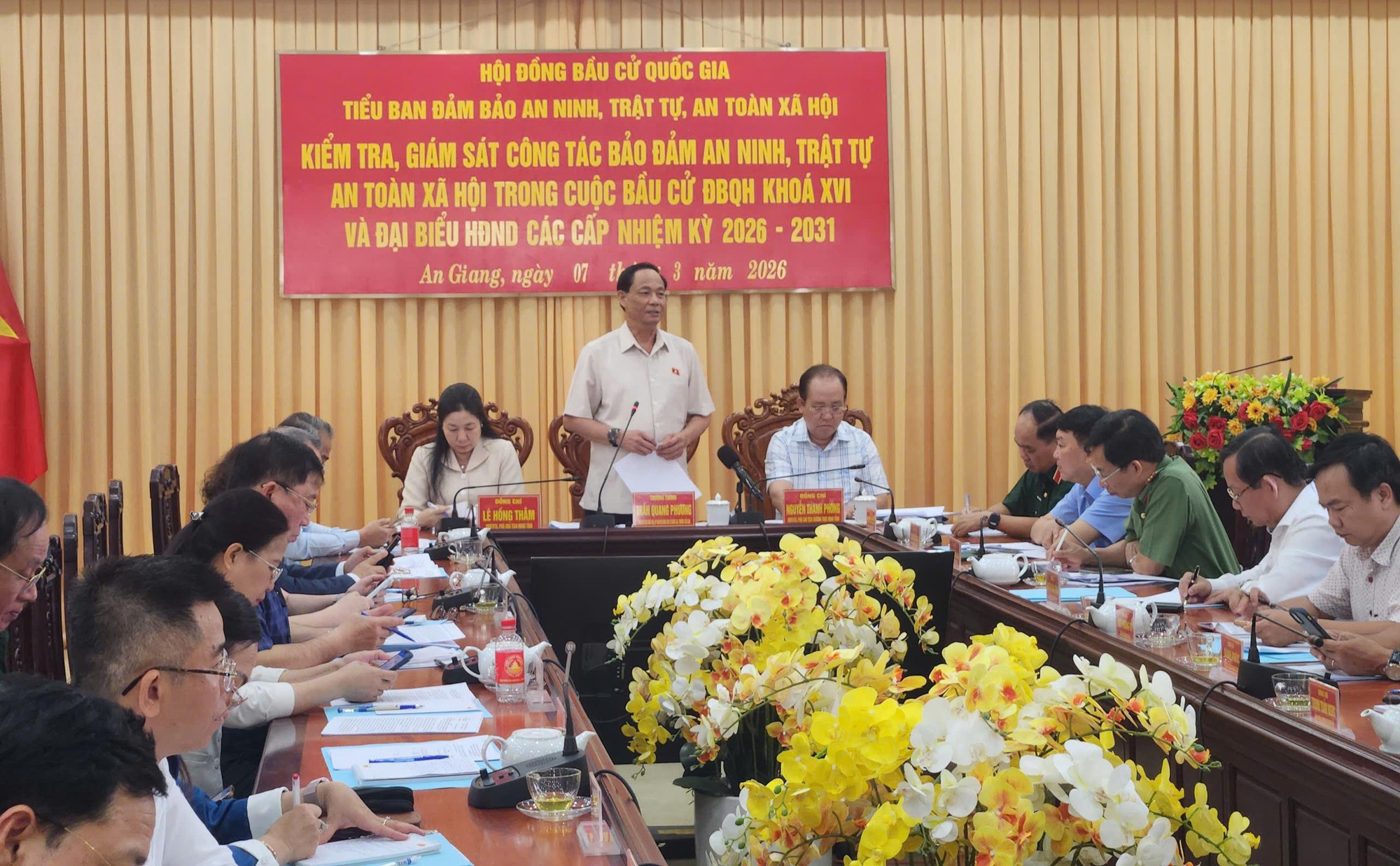 An Giang đề xuất d&ugrave;ng trạm bi&ecirc;n ph&ograve;ng l&agrave;m &ldquo;th&ugrave;ng phiếu di động&rdquo; cho ngư d&acirc;n- Ảnh 1.