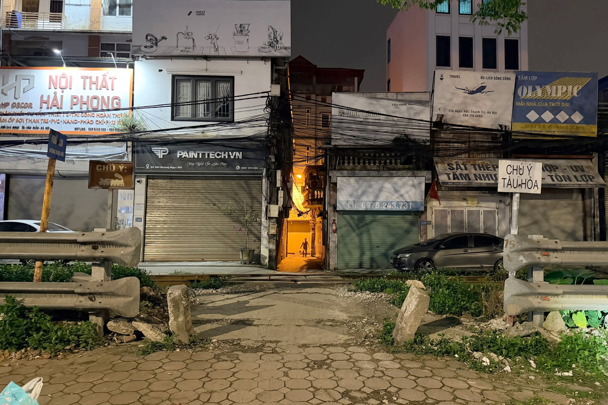 Hà Nội: Xe máy va chạm tàu hỏa ở Ngọc Hồi, một người tử vong- Ảnh 2. Hà Nội: Xe máy va chạm tàu hỏa ở Ngọc Hồi, một người tử vong- Ảnh 2.