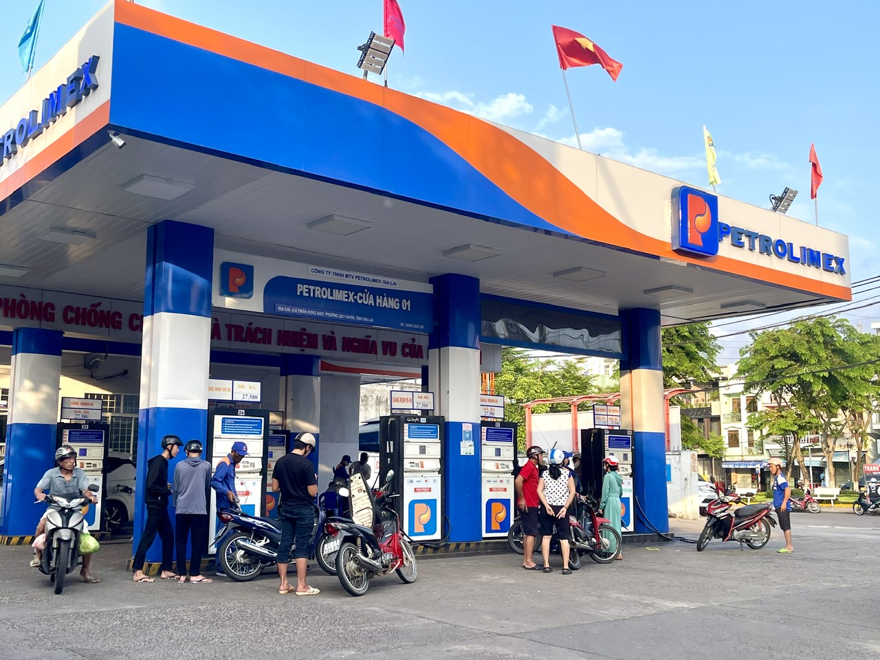 Gia Lai siết kiểm tra xăng dầu, ngăn đầu cơ trước biến động giá- Ảnh 1. Gia Lai siết kiểm tra xăng dầu, ngăn đầu cơ trước biến động giá- Ảnh 1.