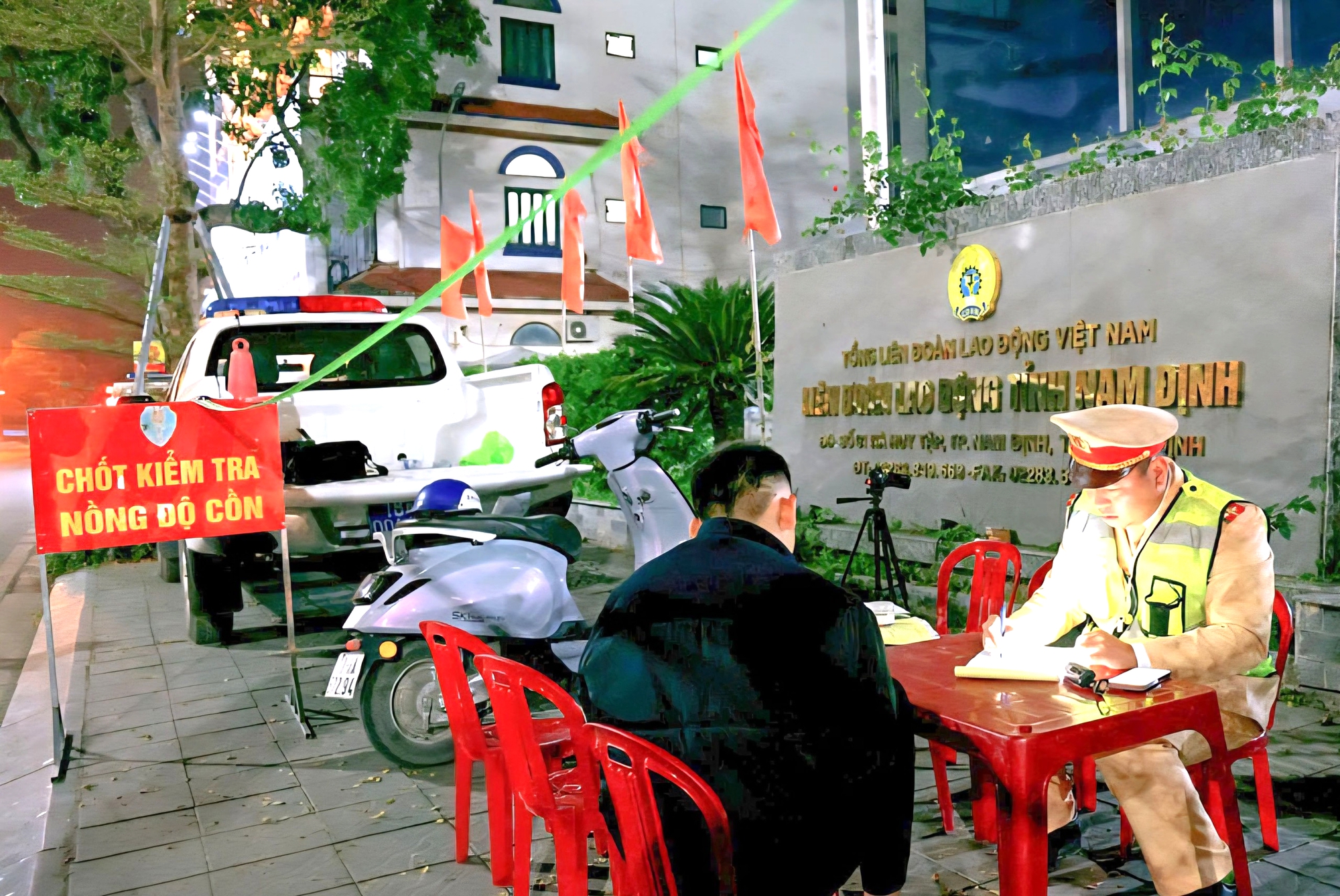 Ninh B&igrave;nh: Linh hoạt nhiều giải ph&aacute;p đảm bảo trật tự giao th&ocirc;ng phục vụ bầu cử- Ảnh 2.