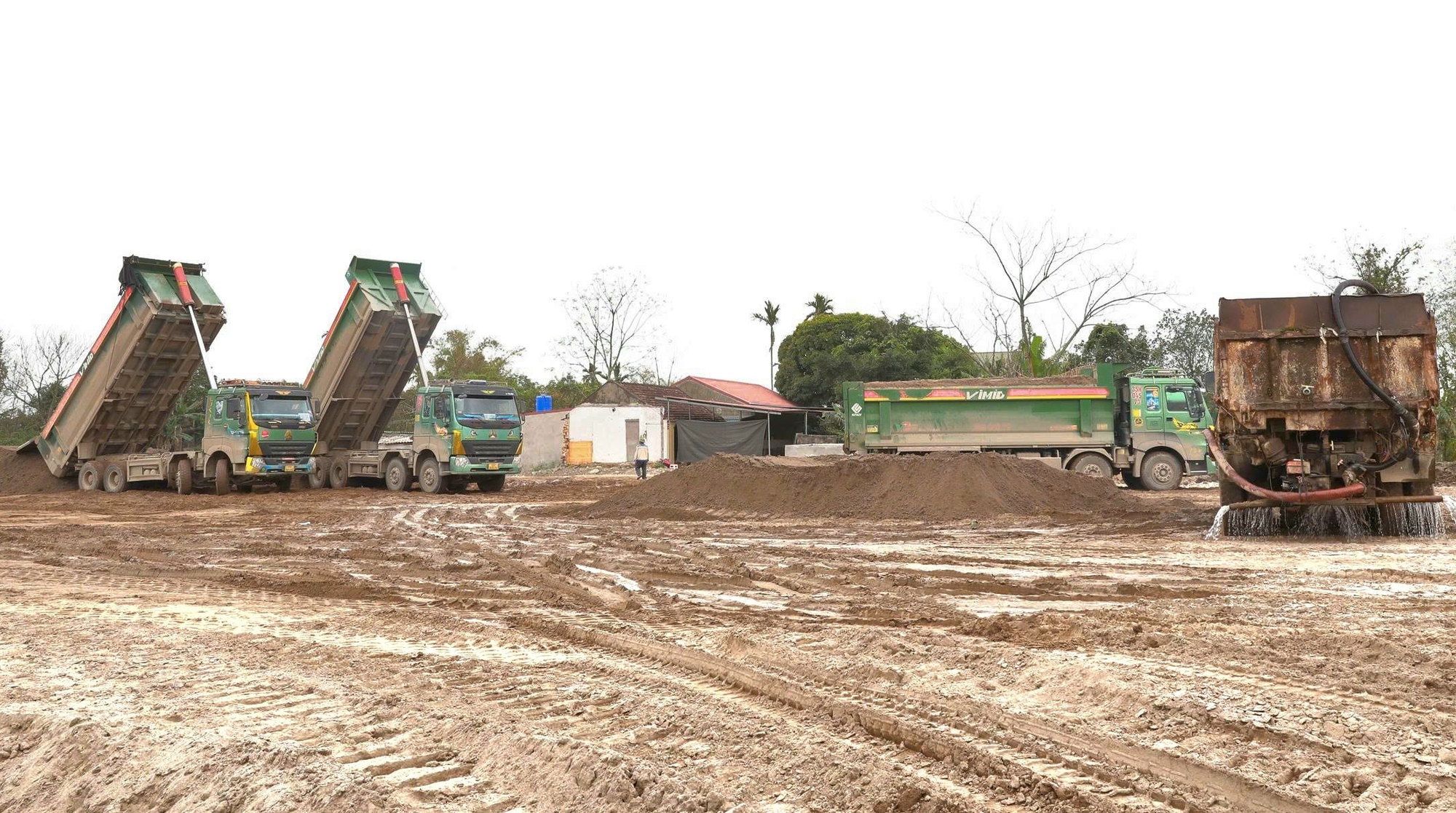 Dồn lực thi c&ocirc;ng cao tốc Ninh B&igrave;nh - Hải Ph&ograve;ng, phấn đấu ho&agrave;n th&agrave;nh v&agrave;o cuối năm 2026- Ảnh 3.