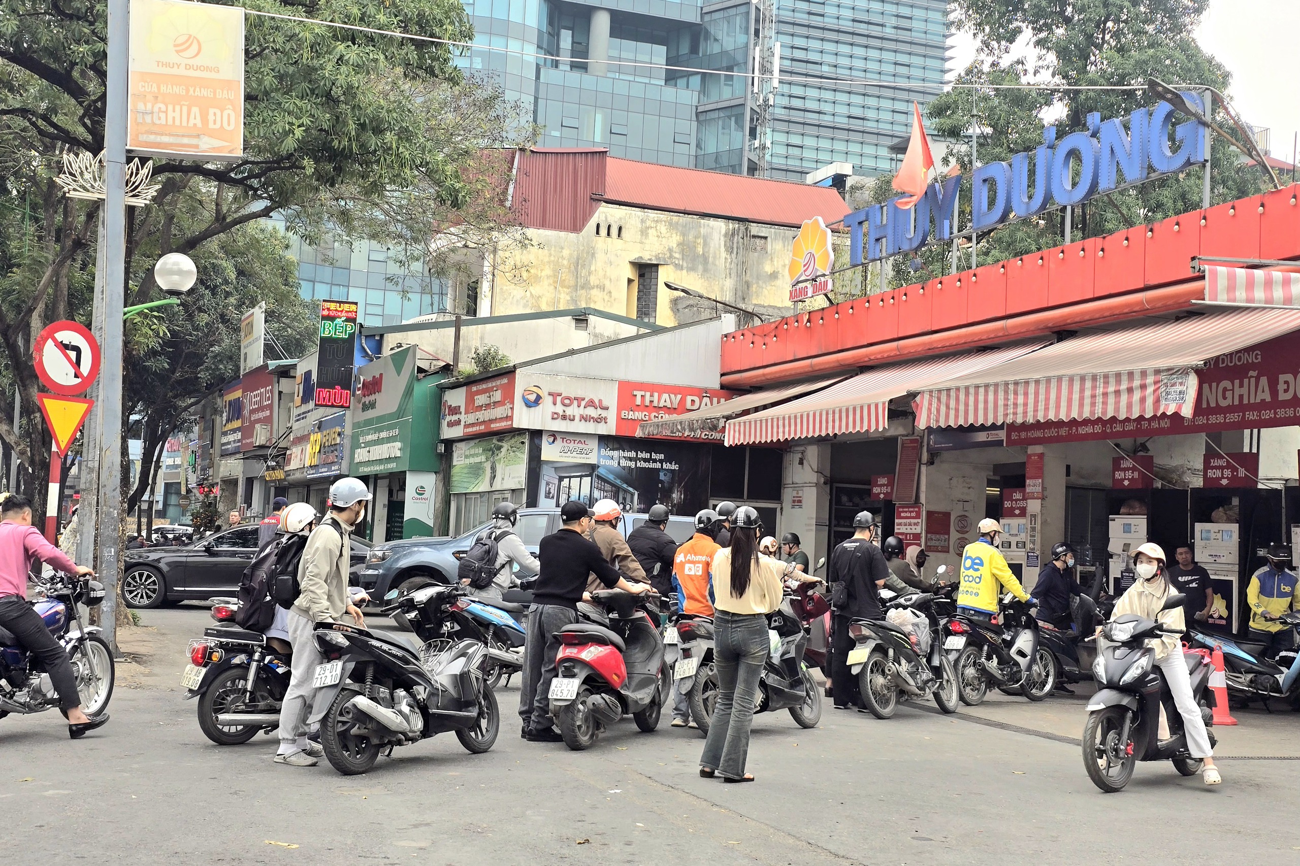 Thứ trưởng Bộ Công thương: Triển khai xăng sinh học E10 càng sớm càng tốt- Ảnh 2. Thứ trưởng Bộ Công thương: Triển khai xăng sinh học E10 càng sớm càng tốt- Ảnh 2.