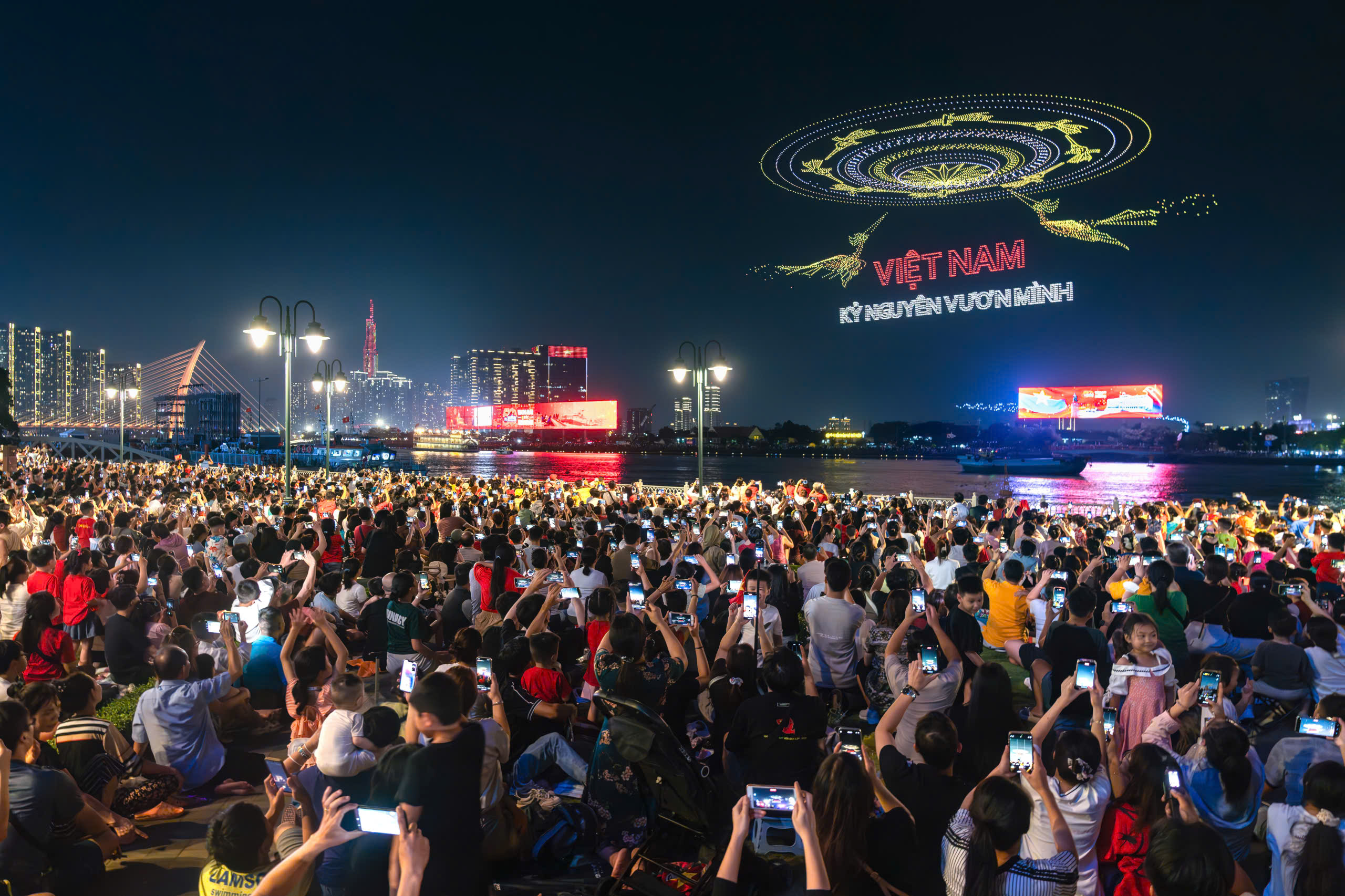 Gần 4.000 t&aacute;c phẩm dự thi ảnh b&aacute;o ch&iacute; "Việt Nam tr&ecirc;n h&agrave;nh tr&igrave;nh đổi mới"- Ảnh 2.