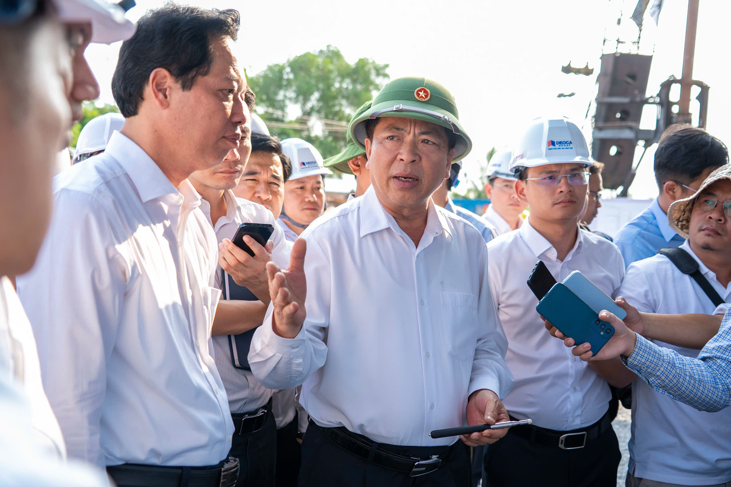 Bộ trưởng Trần Hồng Minh kiểm tra dự &aacute;n mở rộng cao tốc TP.HCM - Trung Lương - Mỹ Thuận- Ảnh 1.