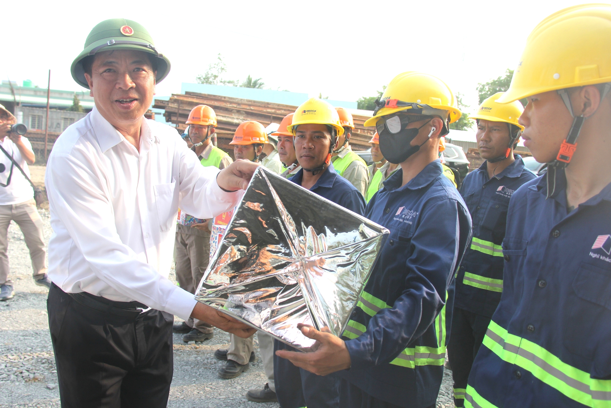 Bộ trưởng Trần Hồng Minh kiểm tra dự &aacute;n mở rộng cao tốc TP.HCM - Trung Lương - Mỹ Thuận- Ảnh 2.