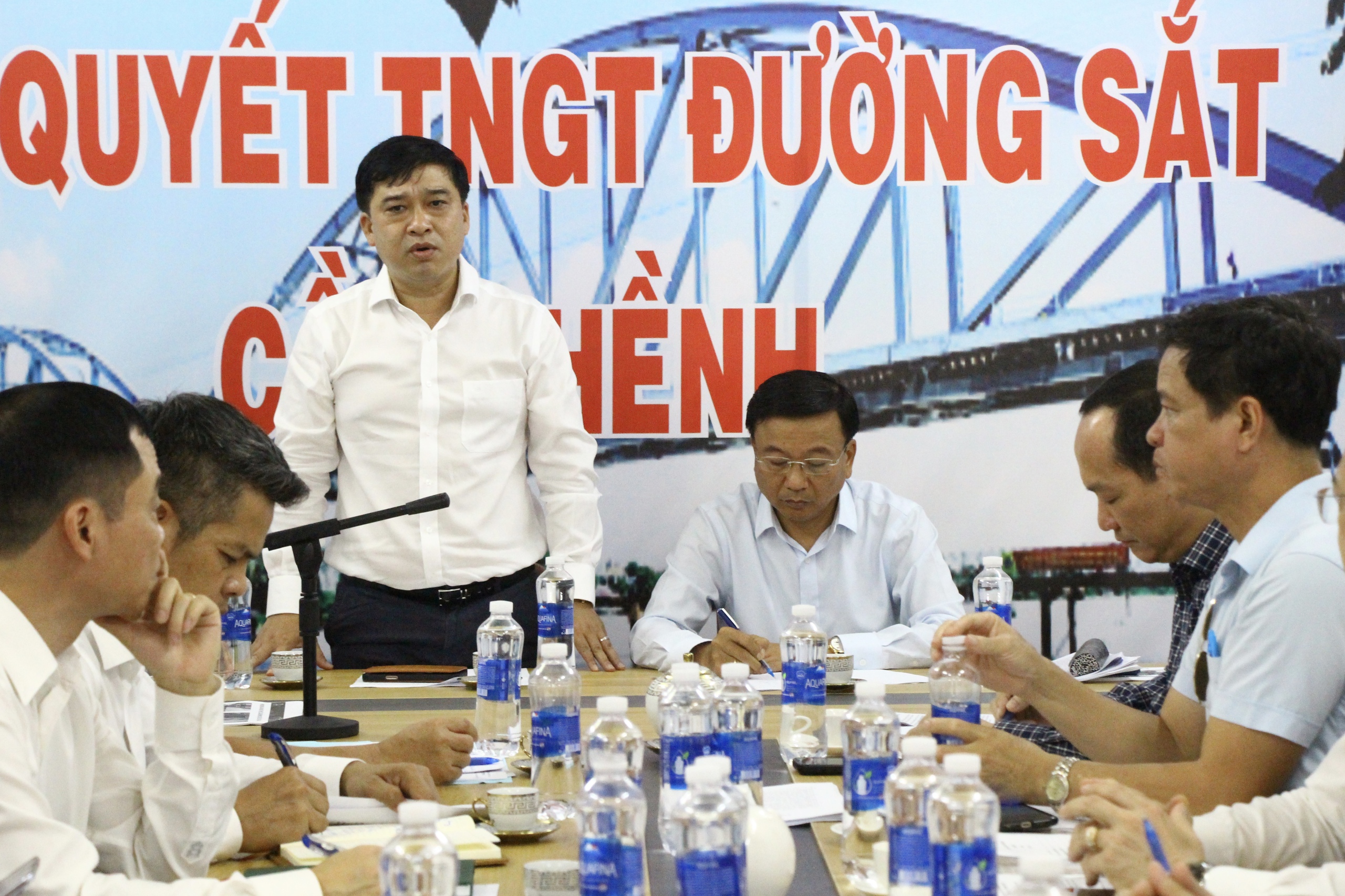 Thứ trưởng Nguyễn Danh Huy: Khẩn trương khắc phục sự cố, xử l&yacute; tr&aacute;ch nhiệm vụ cầu Ghềnh- Ảnh 9.