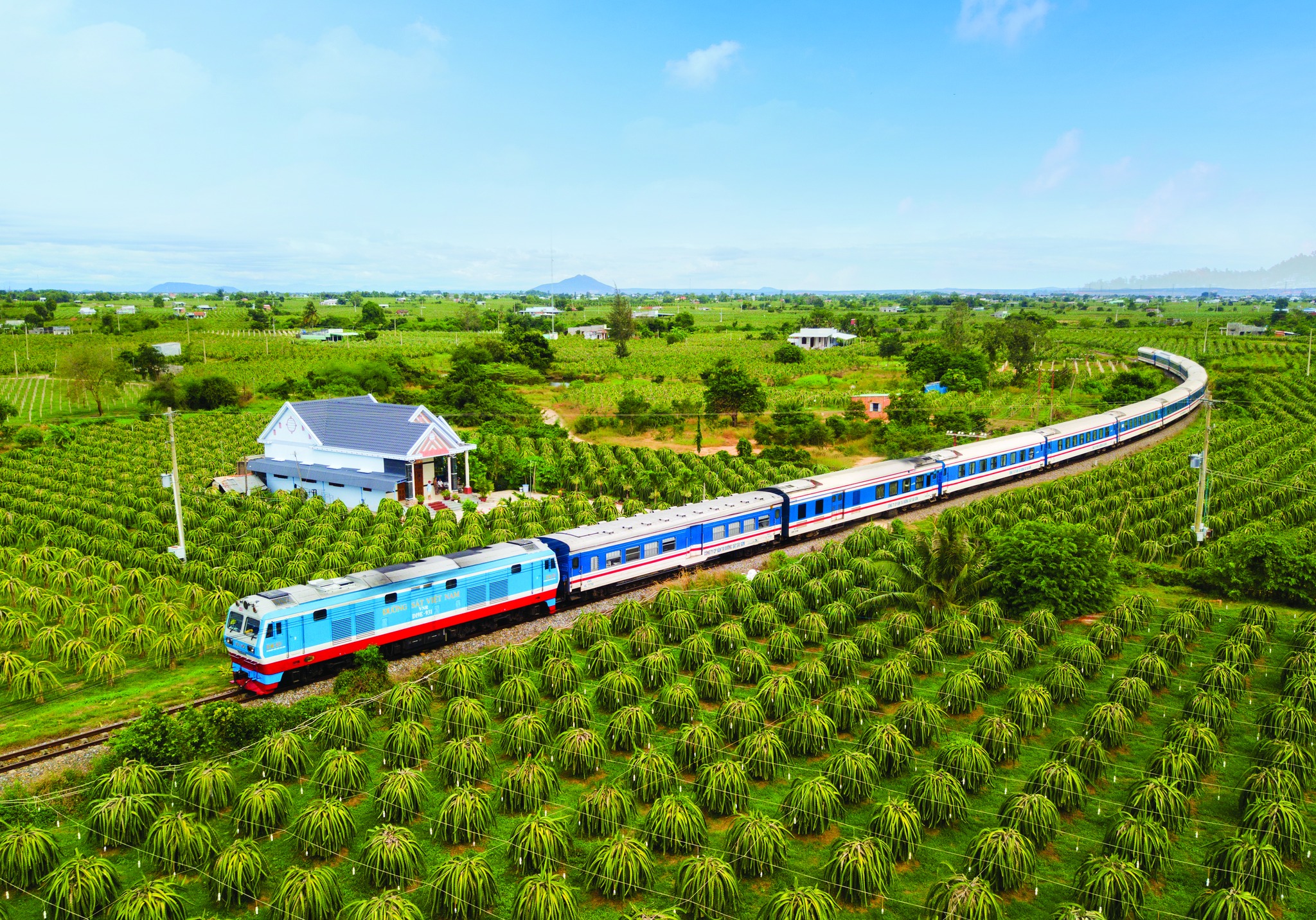 Điều chỉnh lịch chạy t&agrave;u Phan Thiết, Nha Trang sau sự cố cầu Ghềnh- Ảnh 1.