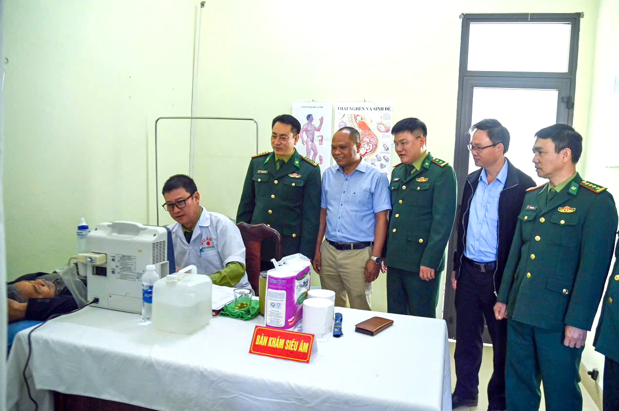 Huế: Rộn ràng "Ngày hội non sông" nơi xã biên giới A Lưới- Ảnh 2. Huế: Rộn ràng "Ngày hội non sông" nơi xã biên giới A Lưới- Ảnh 2.