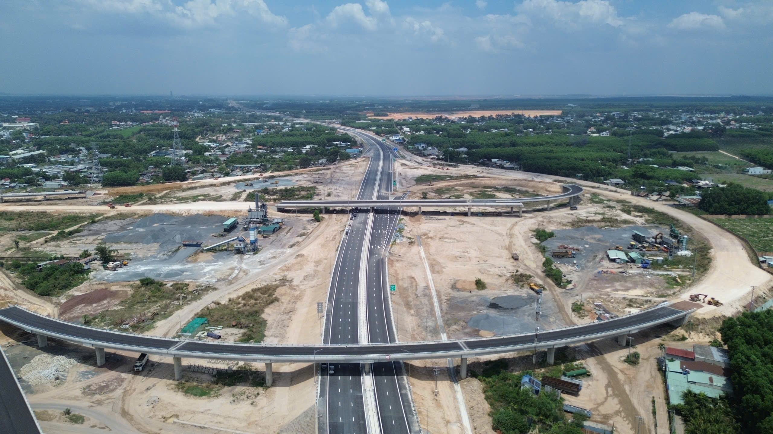 Bộ trưởng Trần Hồng Minh y&ecirc;u cầu tăng tốc thi c&ocirc;ng cao tốc Bi&ecirc;n H&ograve;a - Vũng T&agrave;u- Ảnh 2.