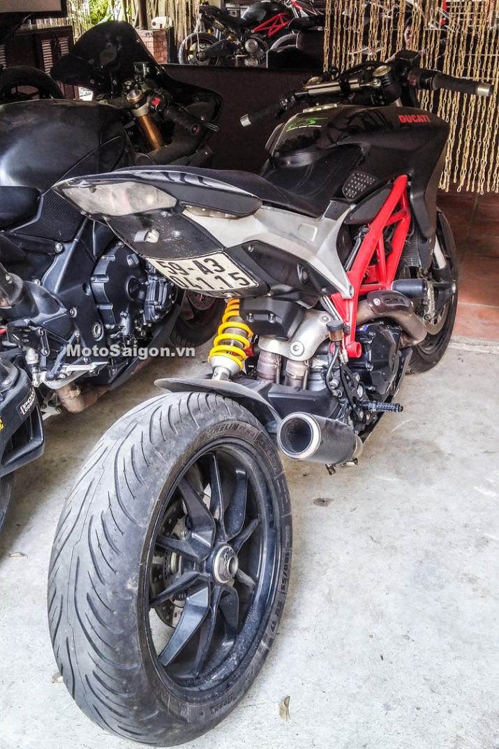 moto-pkl-Ducati-hypermotard-johnny-tri-nguyen-moto