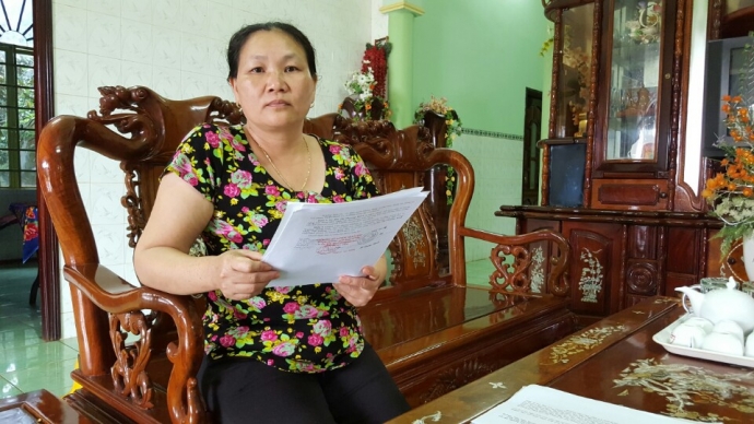 nữ hiệu trưởng bị cách chức kiện UBND huyện ra tòa