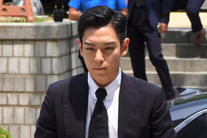 TOPBIGBANG_010817_AFP