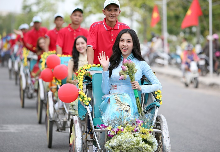 A hau Thuy An_Anh Ngoc Duong Thanh Nien 14