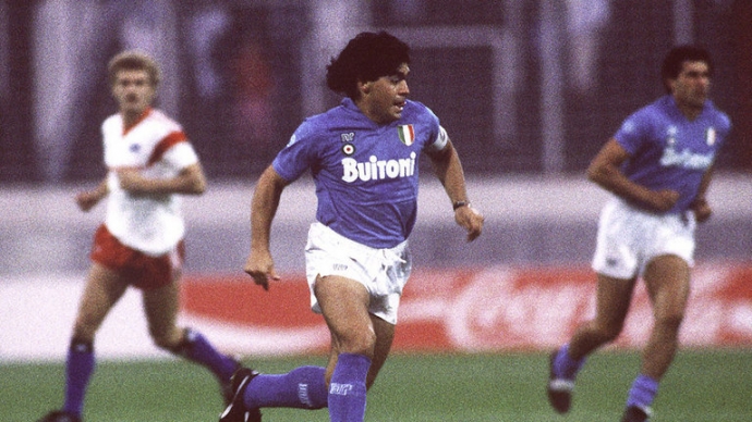 Maradona-cau-thu
