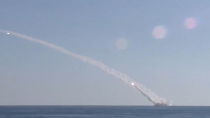 Tên lửa hành trình phóng  từ tàu ngầm lớp Kilo man