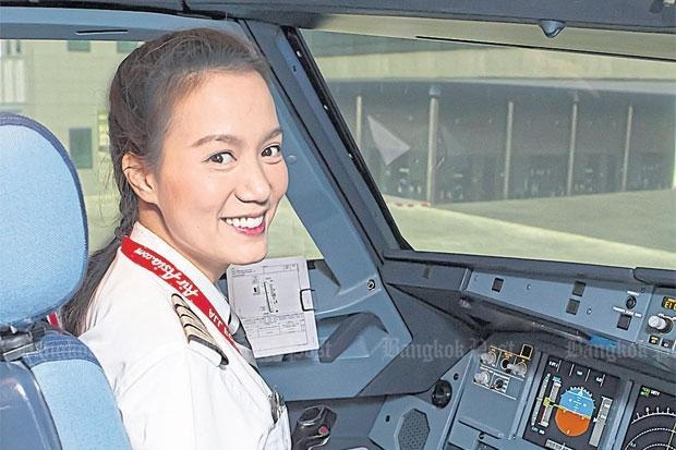 Cơ trưởng hãng Thai AirAsia cô Chananporn Rosjan.