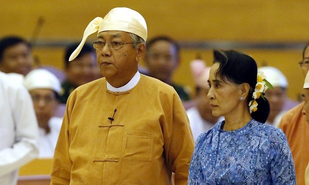 Ông Htin Kyaw và bà Aung San Suu Kyi tại lễ nhậm c