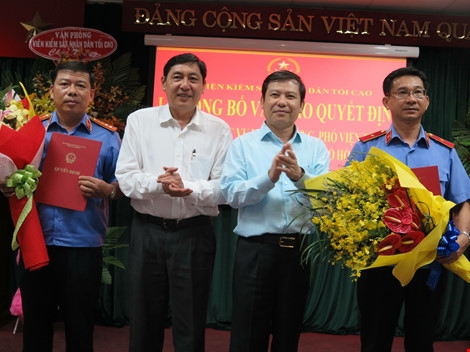 Viện trưởng VKSND TP HCM Dương NGọc Hải ngoài cùng