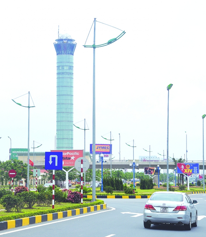 Đài kiểm soát không lưu sân bay Nội Bài. Ảnh Tạ Tô