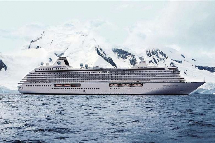 Tàu Crystal Serenity chở 1.700 hành khách, chinh p