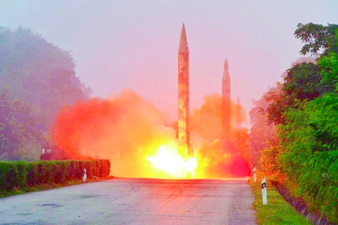 Triều Tiên cảnh báo tấn công hạt nhân phủ đầu Mỹ n