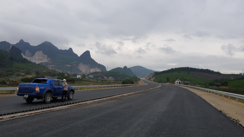 Thông toàn tuyến cao tốc Hạ Long - Vân Đô