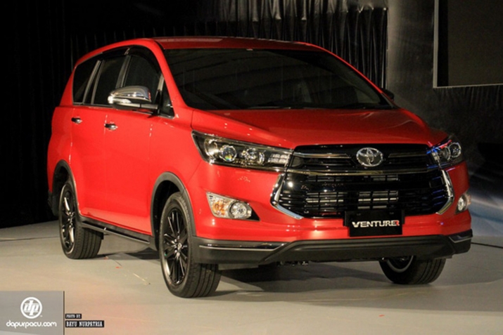 toyota-innova-venturer-5