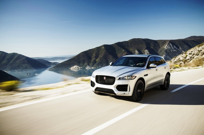 Jaguar F-PACE dau xe 2