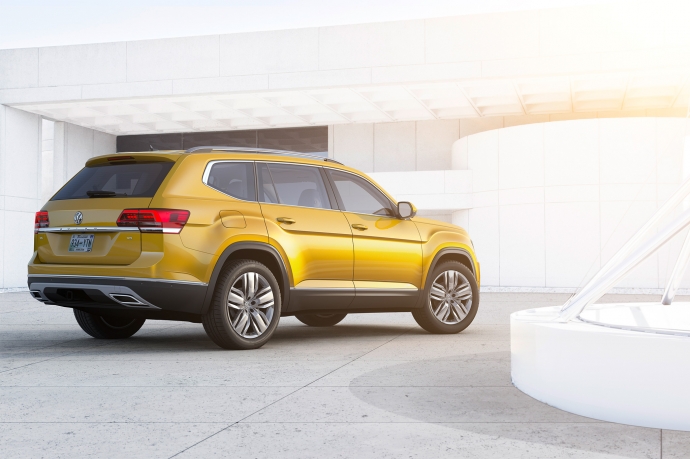 2018-Volkswagen-Atlas 1