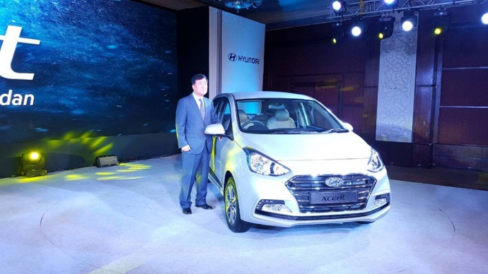 2017-Hyundai-Xcent-India-2.