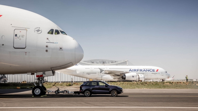 737878_cayenne_s_diesel_air_france_a_380_paris_cha