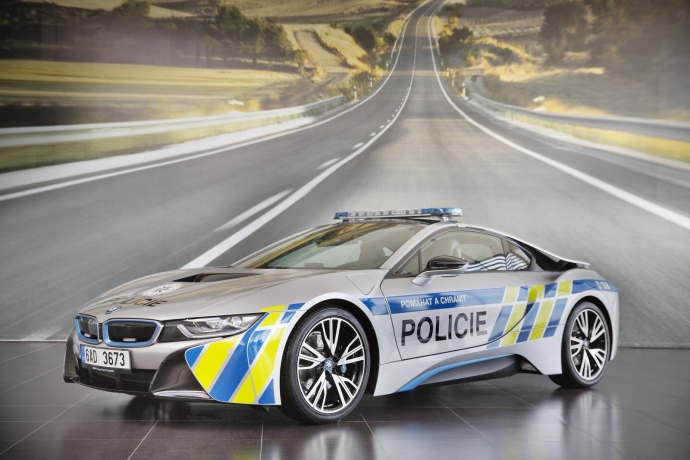 BMW-i8-Police-Car-8