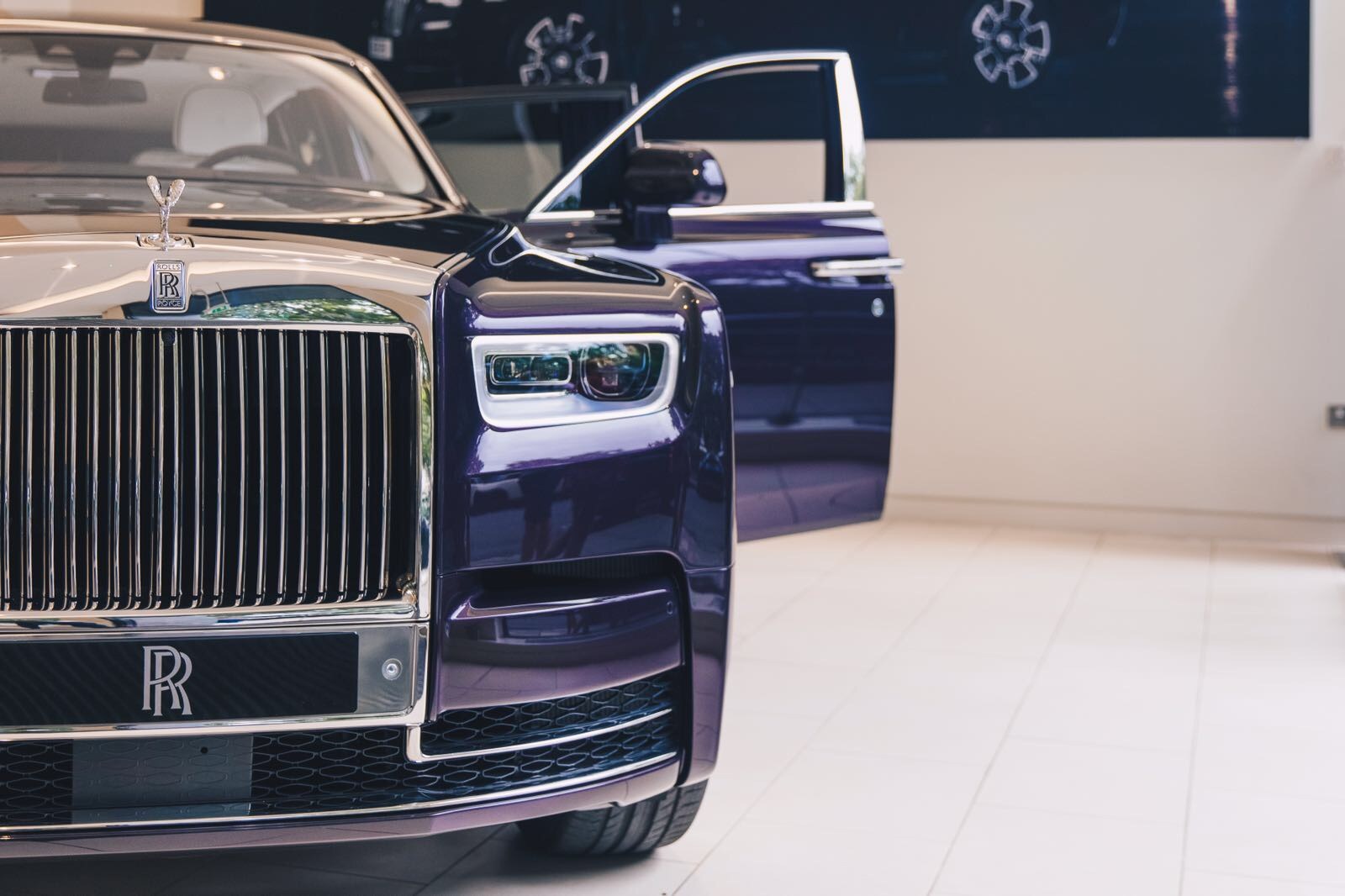 Rolls-Royce-Phantom-1