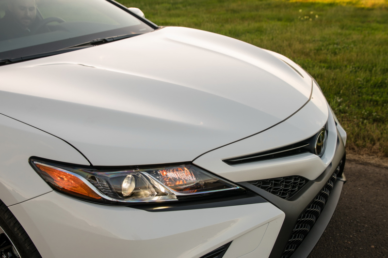 2018_Toyota_Camry_11