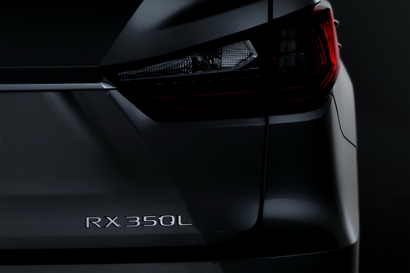 2018_Lexus_RXL_01