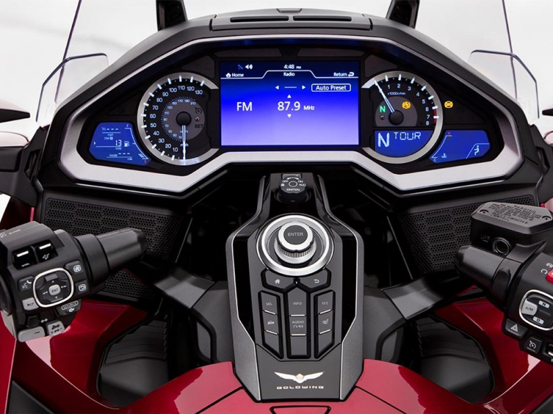 Honda_Goldwing_2018_clocks_1