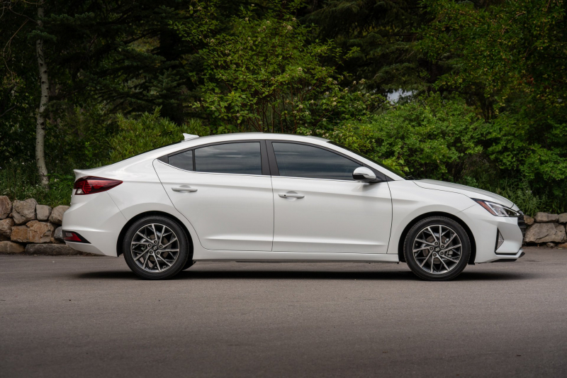 hyundai-elantra-2019-28