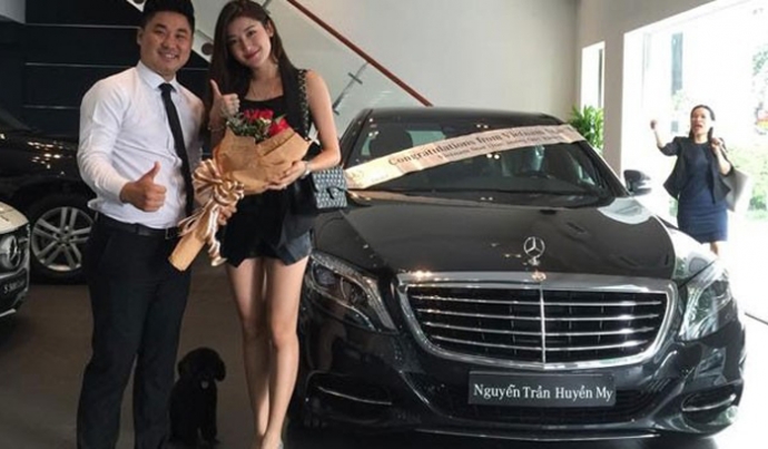 huyen-my-Mercedes -S400