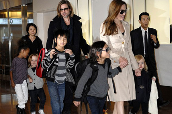 1474511304_cac-con-nuoi-cua-angelina-jolie-brad-pi