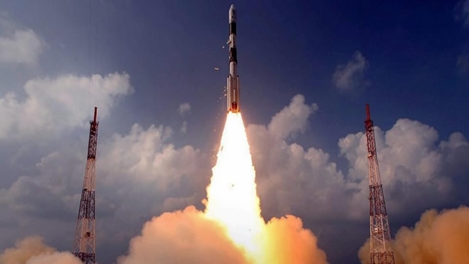 Ấn Độ phóng vệ tinh