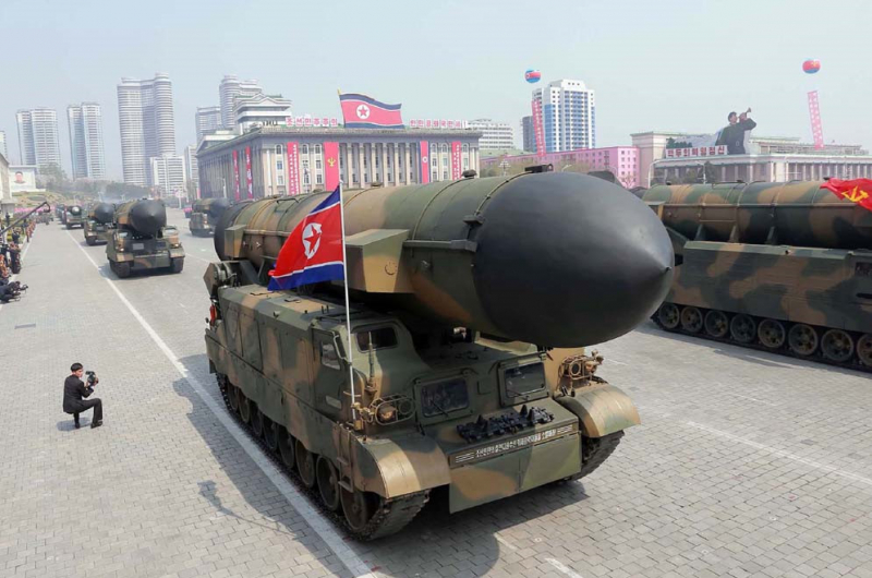 Tên lửa Triều Tiên trong một buổi diễu hành
