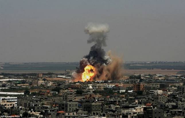 Isreal không kích Gaza