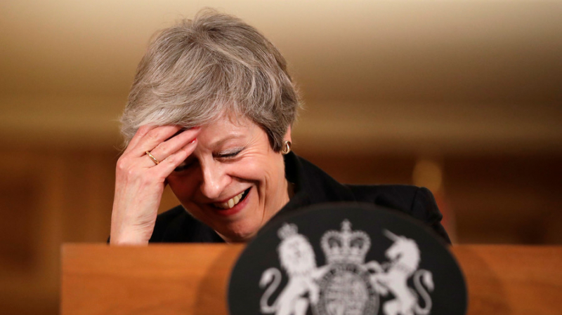 Thủ tướng Anh Theresa May trong cuộc họp báo tại L