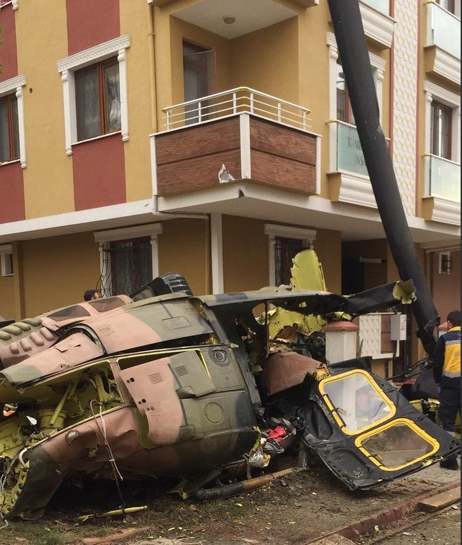 2711 trực thăng bị rơi ở Istanbul