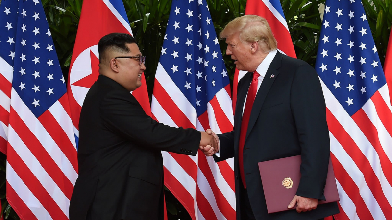 trump kim bắt tay