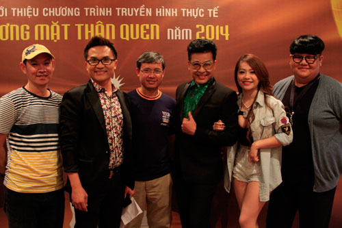 Sau thành công của mùa đầu tiên, ban tổ chức chương trình Gương mặt thân quen vừa công bố khởi động mùa thứ hai vào chiều 26/2 tại TP.HCM, với sự tham gia của các thí sinh: ca sĩ Vy Oanh, ca sĩ - diễn viên Minh Thuận, ca sĩ Mia, ca sĩ Vương Khang và ca sĩ Hoài Lâm.